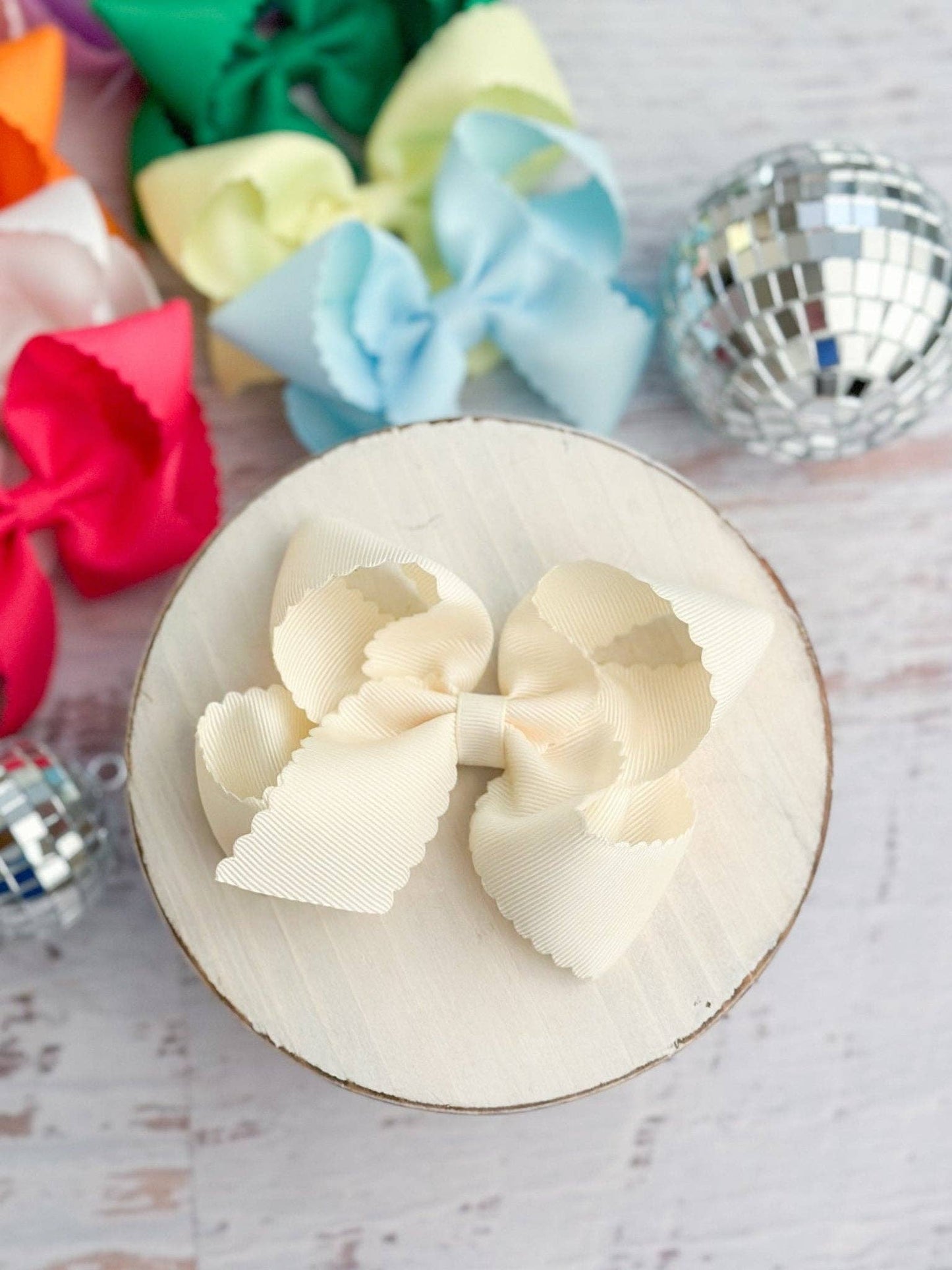 4.5" Classic Scalloped Hair Bow | Headband