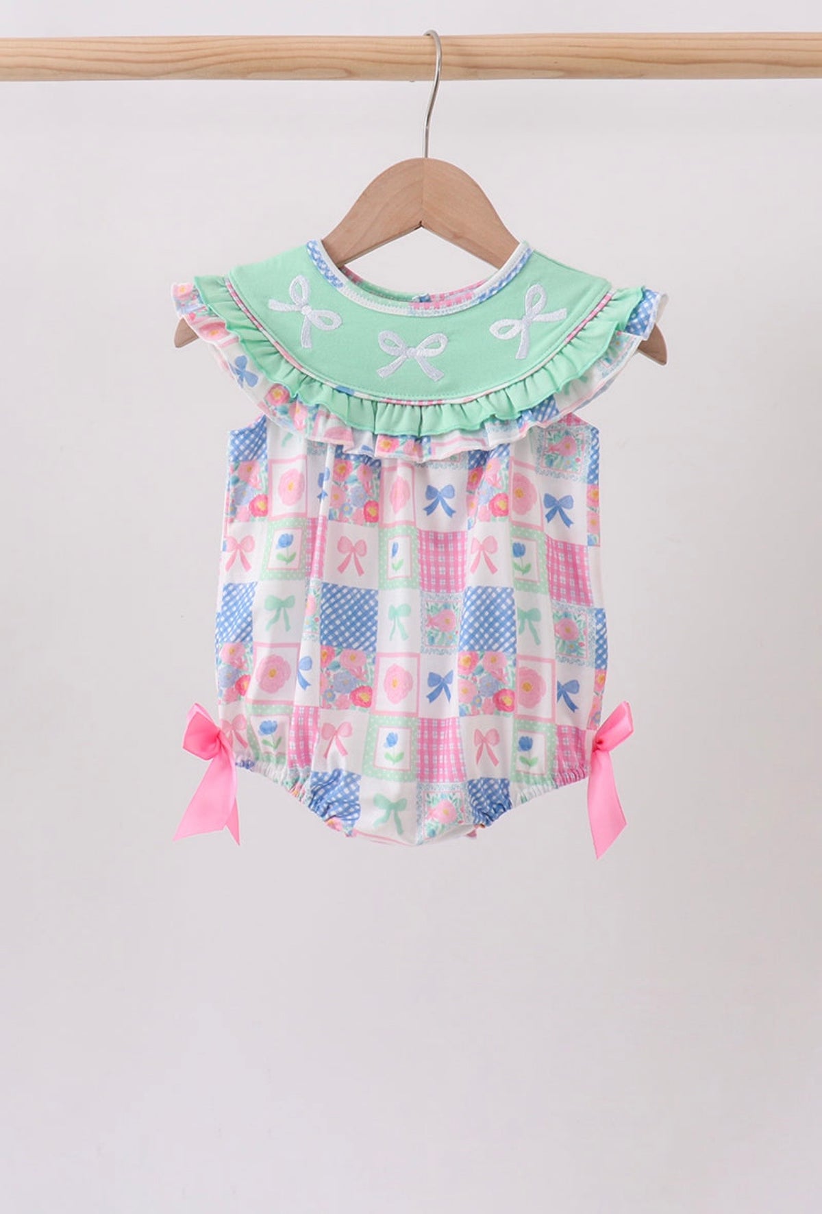 Green Bow Embroidered Checkered Bubble