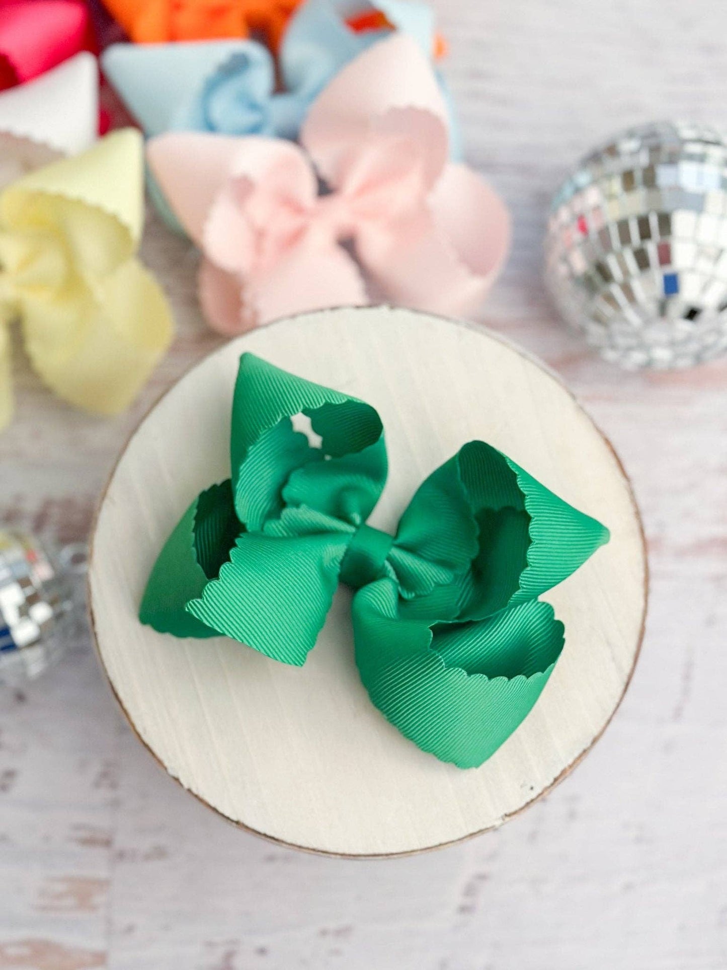 4.5" Classic Scalloped Hair Bow | Headband