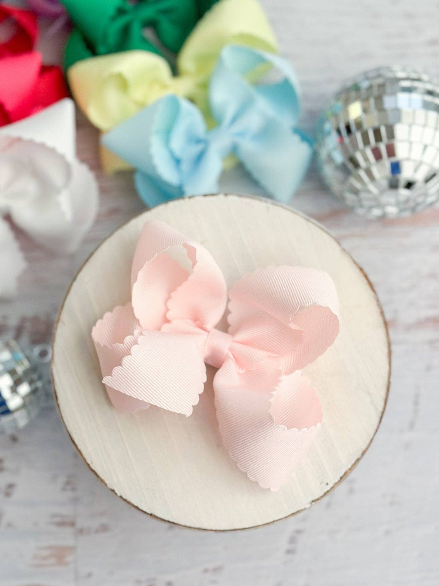 4.5" Classic Scalloped Hair Bow | Headband
