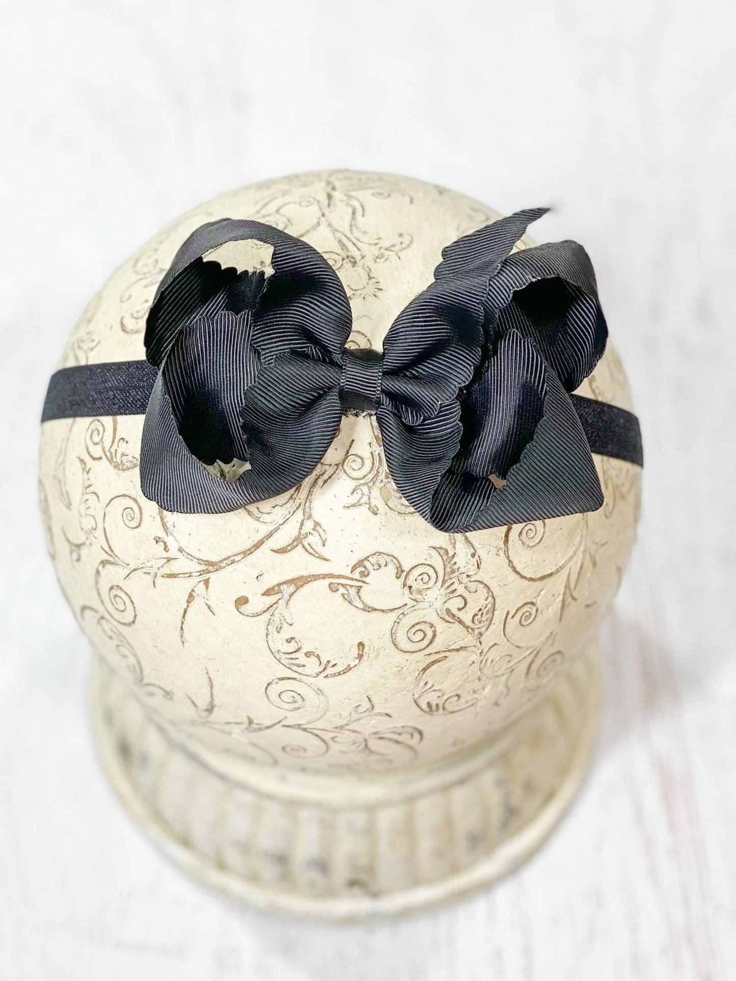 4.5" Classic Scalloped Hair Bow | Headband