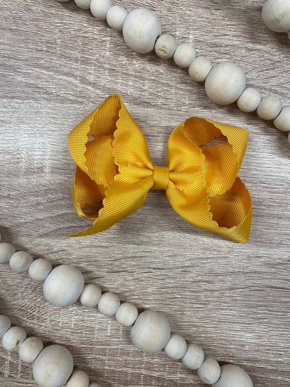 4.5" Classic Scalloped Hair Bow | Headband
