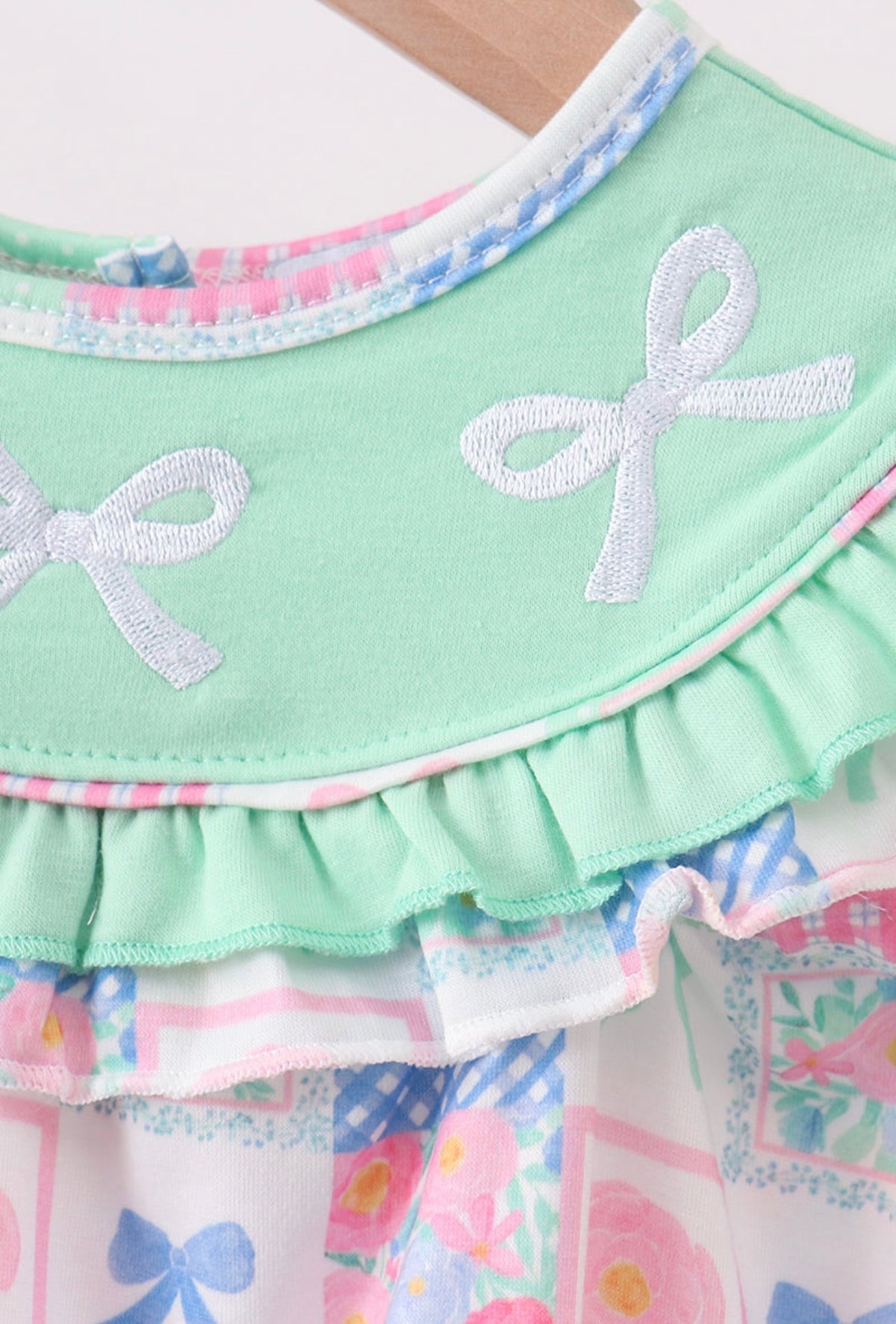 Green Bow Embroidered Checkered Bubble