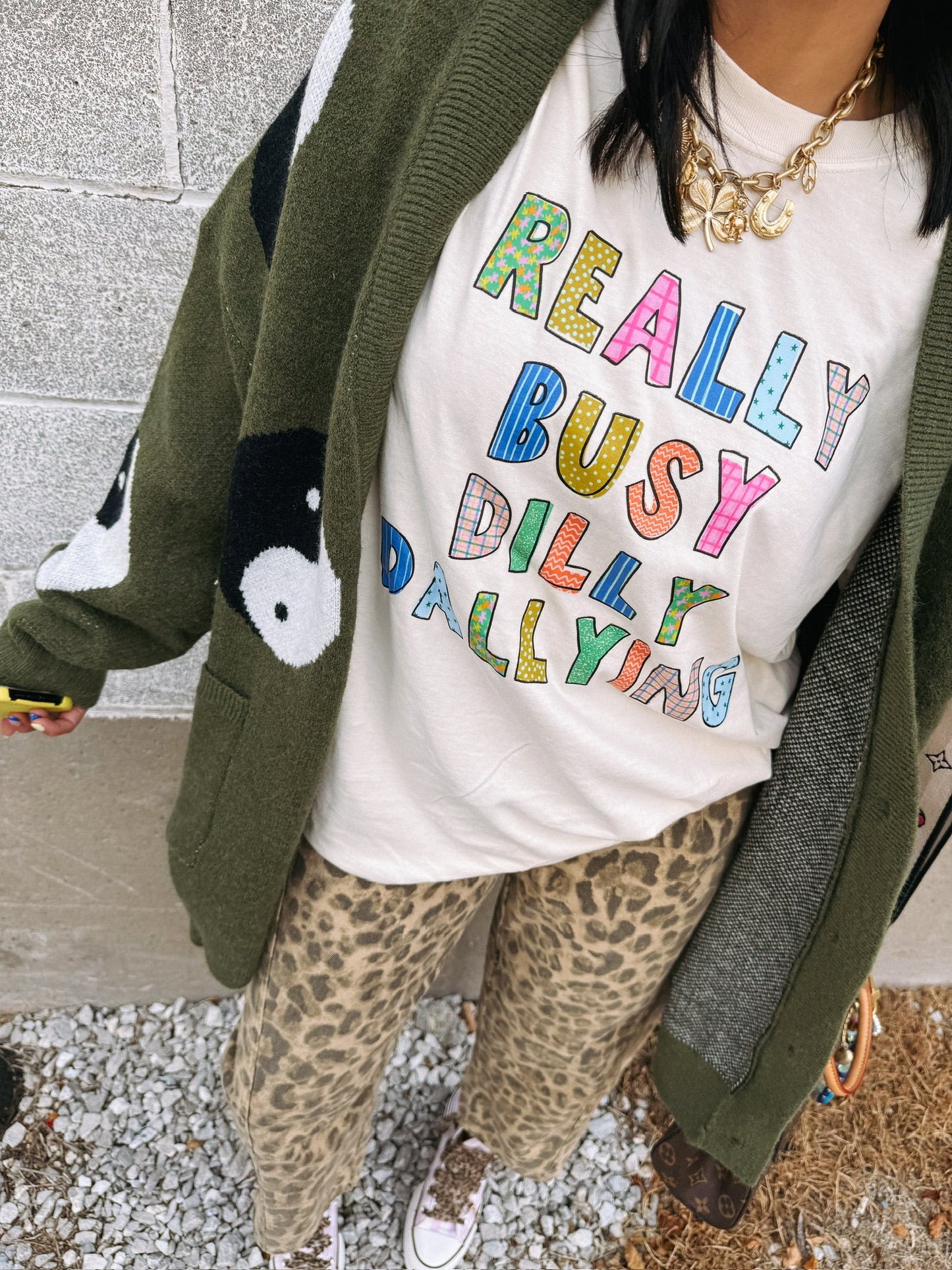 busy dilly dallying graphic tee