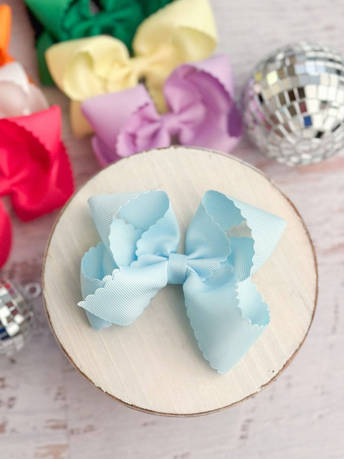 4.5" Classic Scalloped Hair Bow | Headband