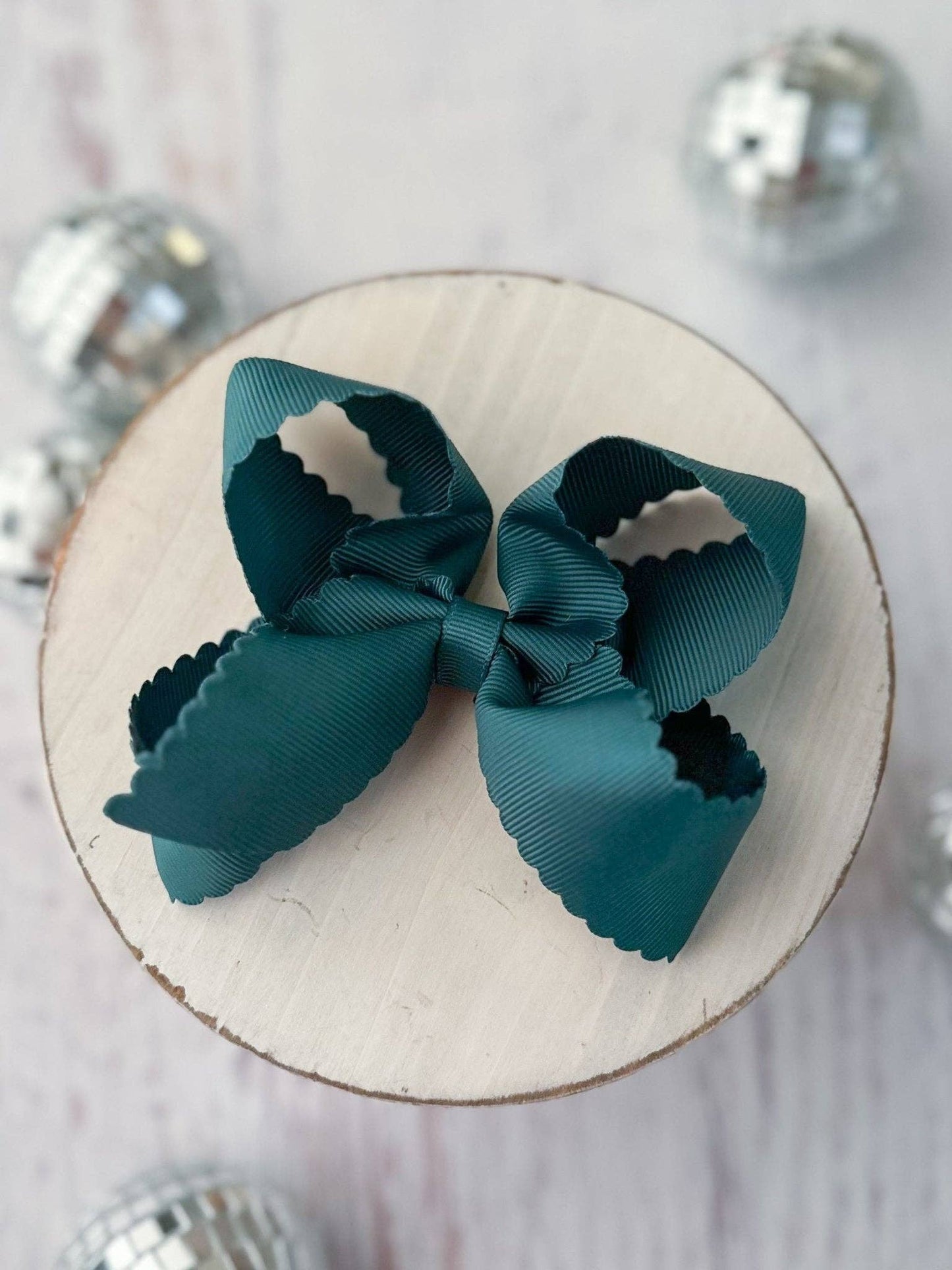 4.5" Classic Scalloped Hair Bow | Headband